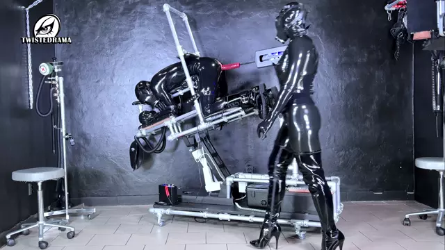 Poster: Lucie Arztin - Hands free orgasm on Robofuck