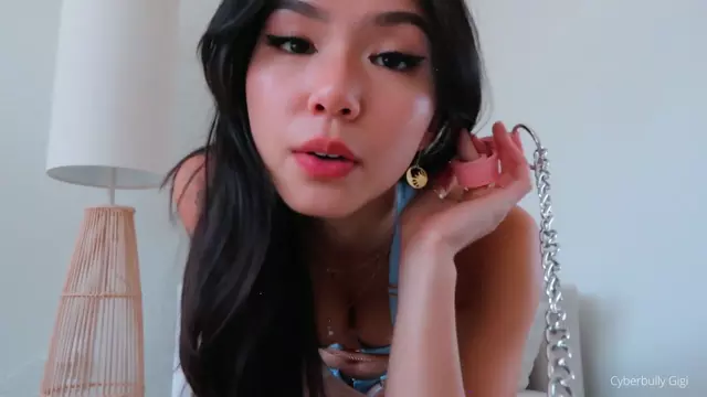 Poster: Cyberbully Gigi - A Tight Cage -Handpicked Jerk-Off Instruction