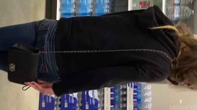 Poster: MissIvyDoll - Public Butt Crack Voyeur