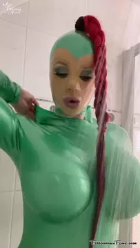 Poster: Shower Time - FetiliciousFans