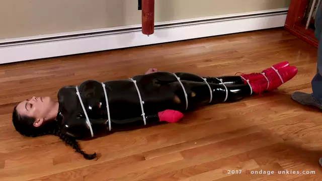 Poster: Bondage Junkies – Stella vs. A Lost Bet Poster: Bondage Junkies – Stella vs. A Lost Bet