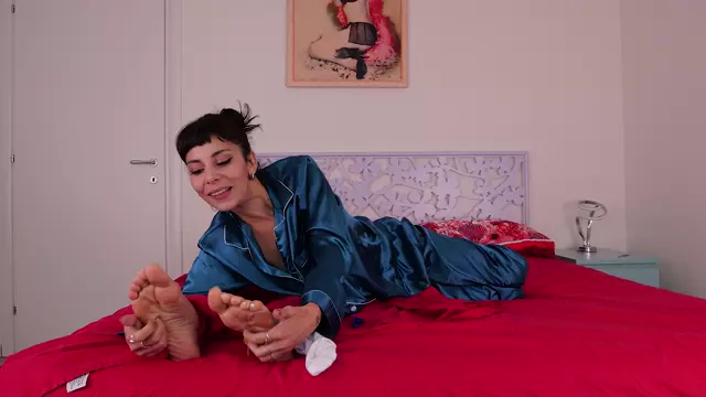 Poster: TicklingAndLaughingExperiences – Nighty tickling exchange